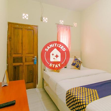 Ayu Homestay Syariah Sukabumi Extérieur photo