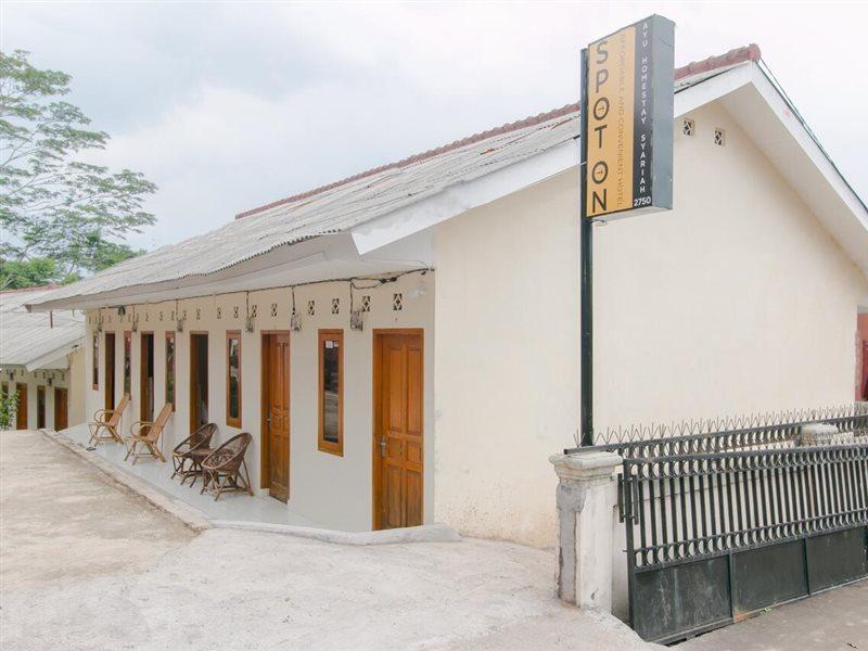 Ayu Homestay Syariah Sukabumi Extérieur photo