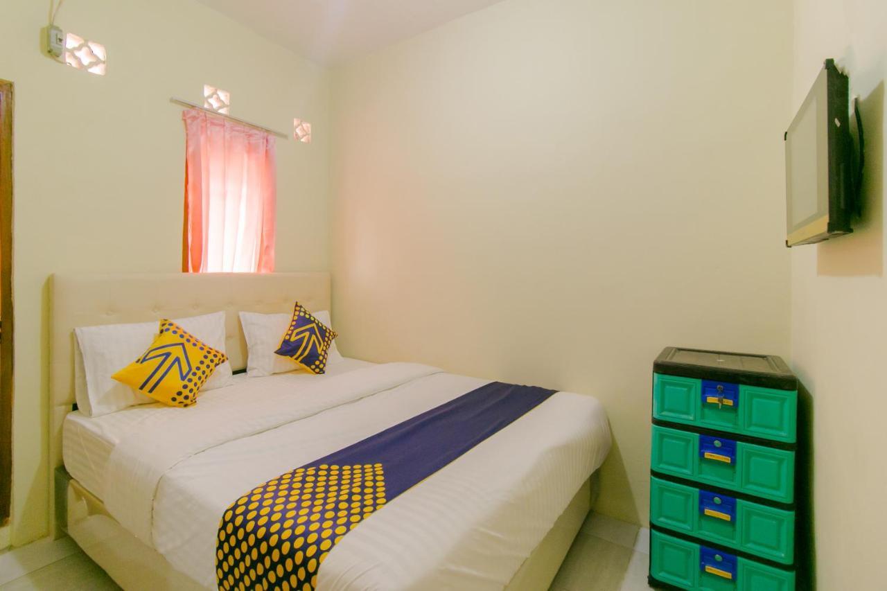 Ayu Homestay Syariah Sukabumi Extérieur photo
