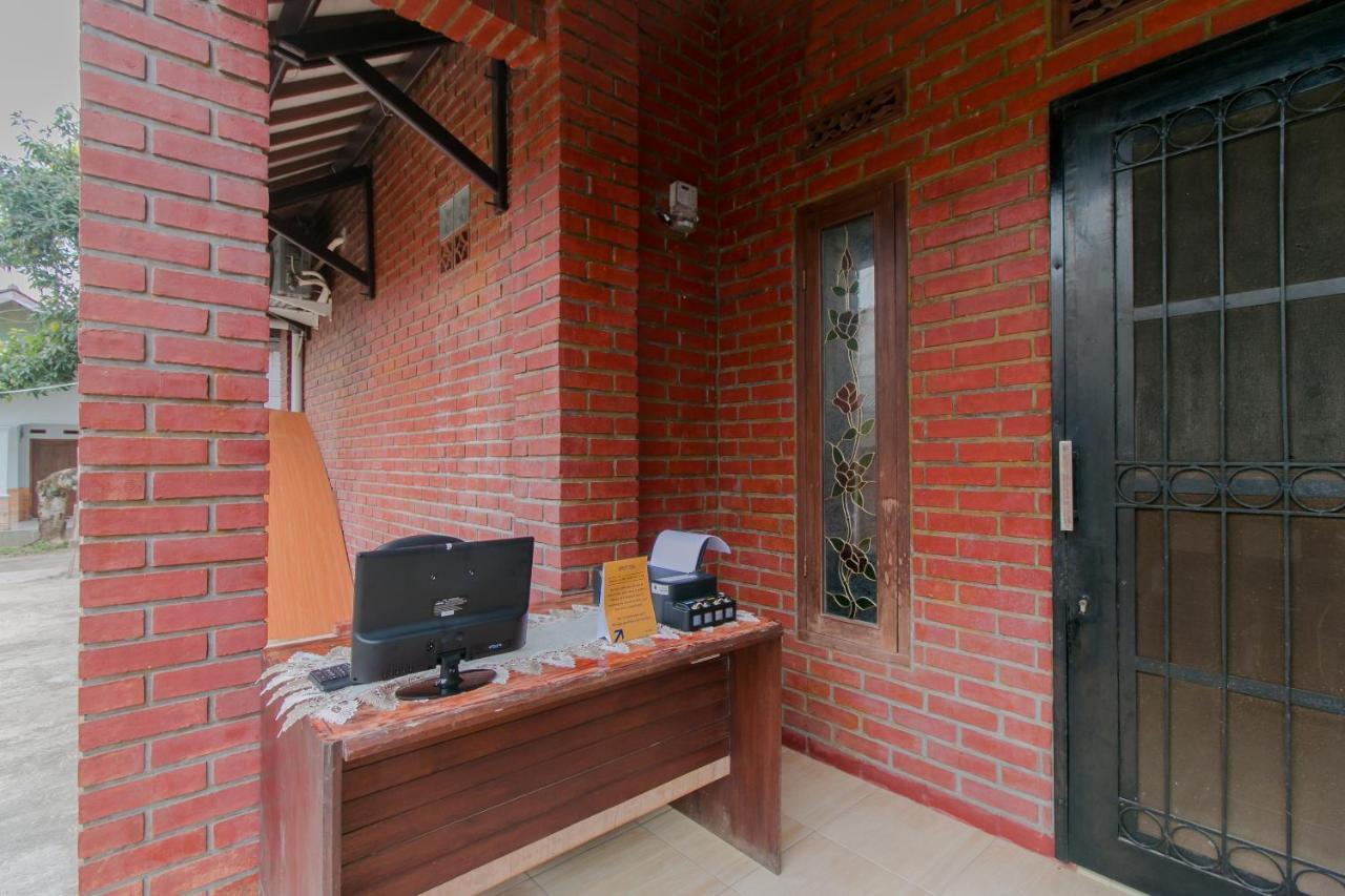 Ayu Homestay Syariah Sukabumi Extérieur photo