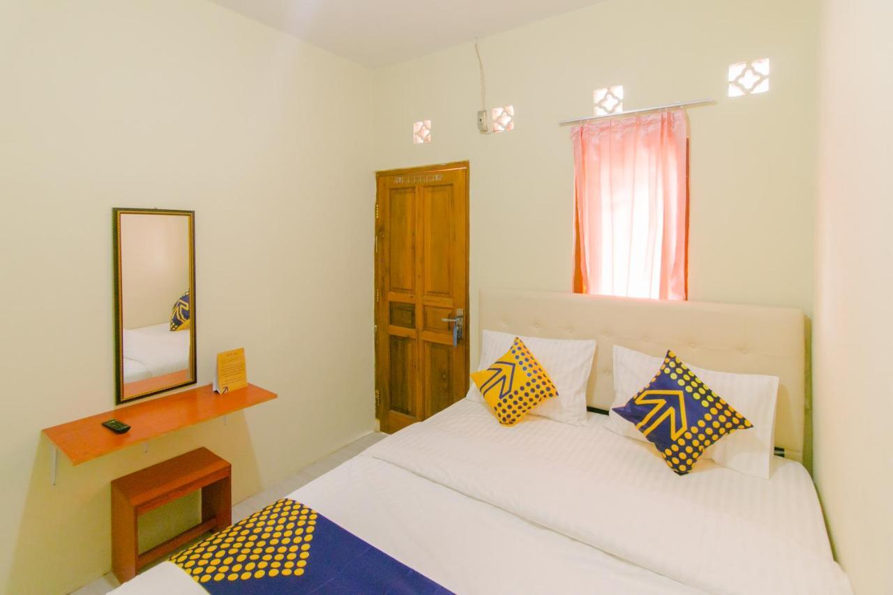 Ayu Homestay Syariah Sukabumi Extérieur photo