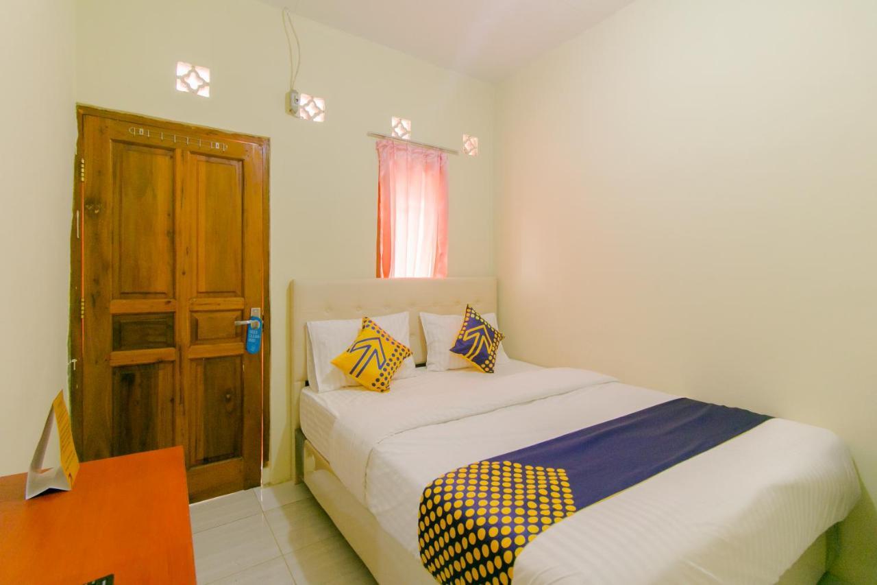 Ayu Homestay Syariah Sukabumi Extérieur photo