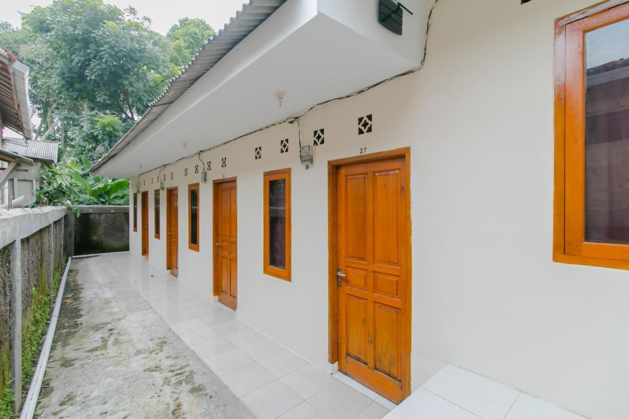 Ayu Homestay Syariah Sukabumi Extérieur photo