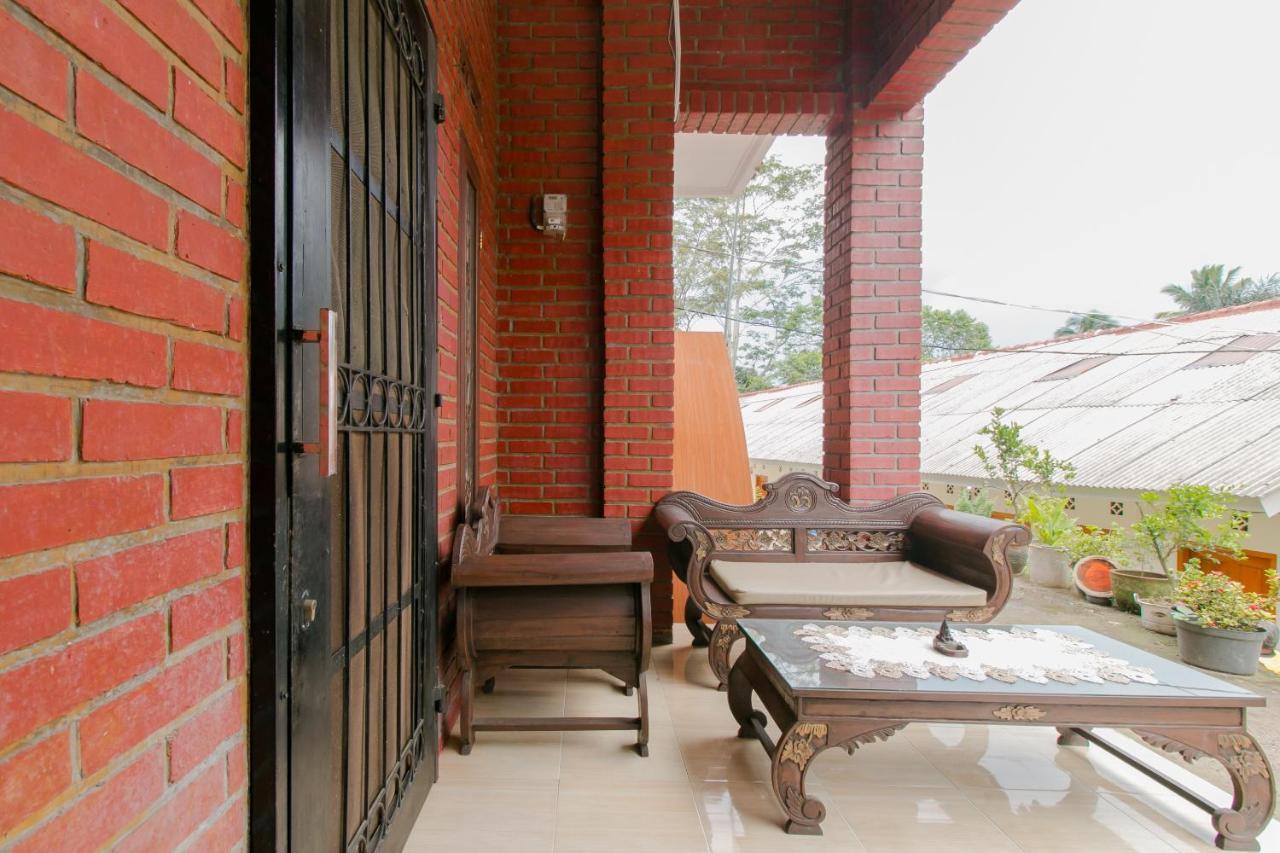 Ayu Homestay Syariah Sukabumi Extérieur photo