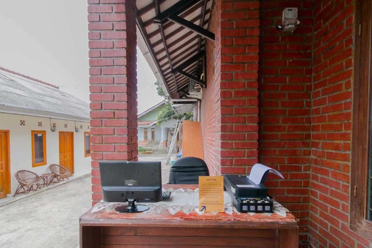Ayu Homestay Syariah Sukabumi Extérieur photo
