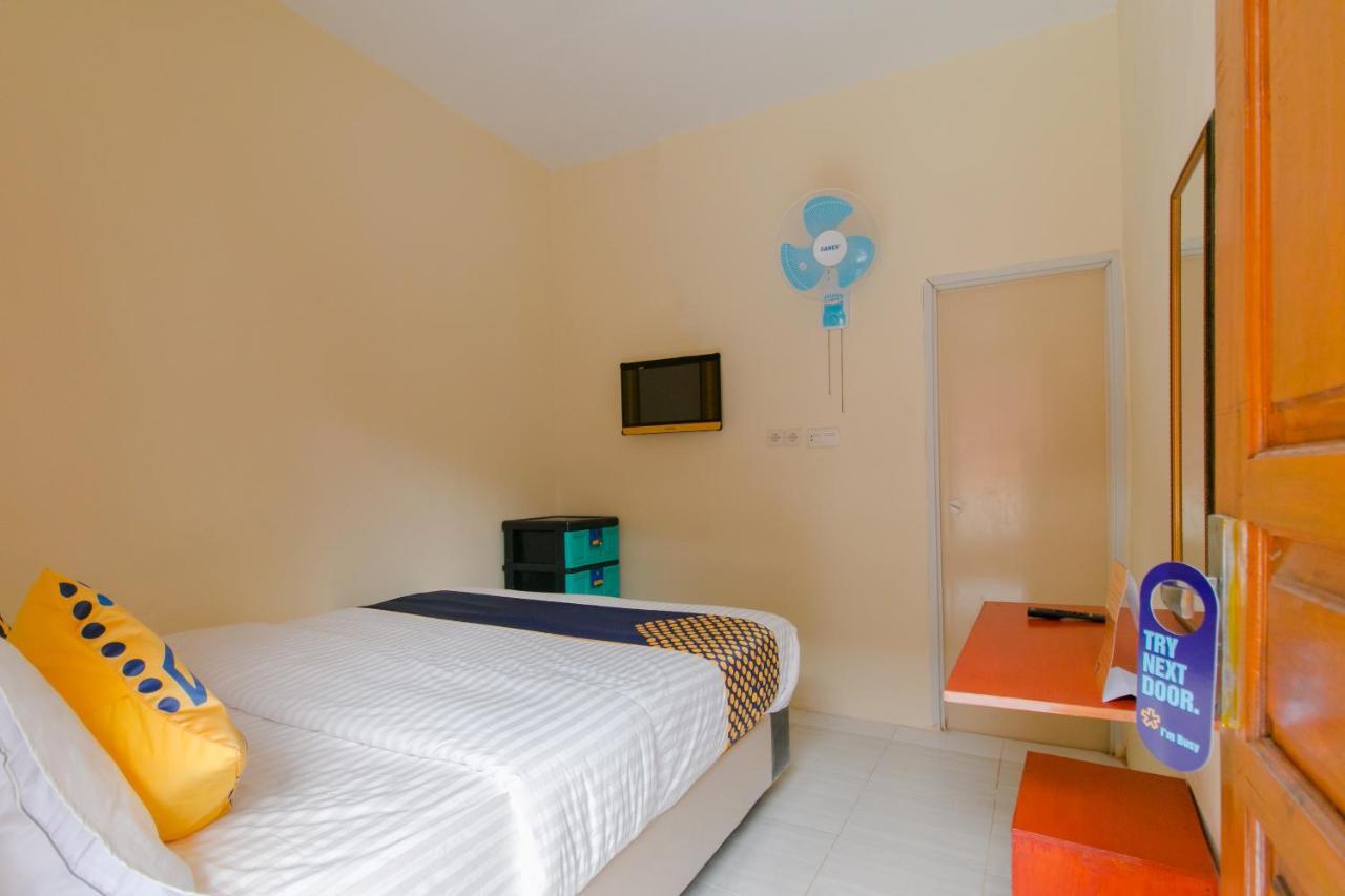 Ayu Homestay Syariah Sukabumi Extérieur photo
